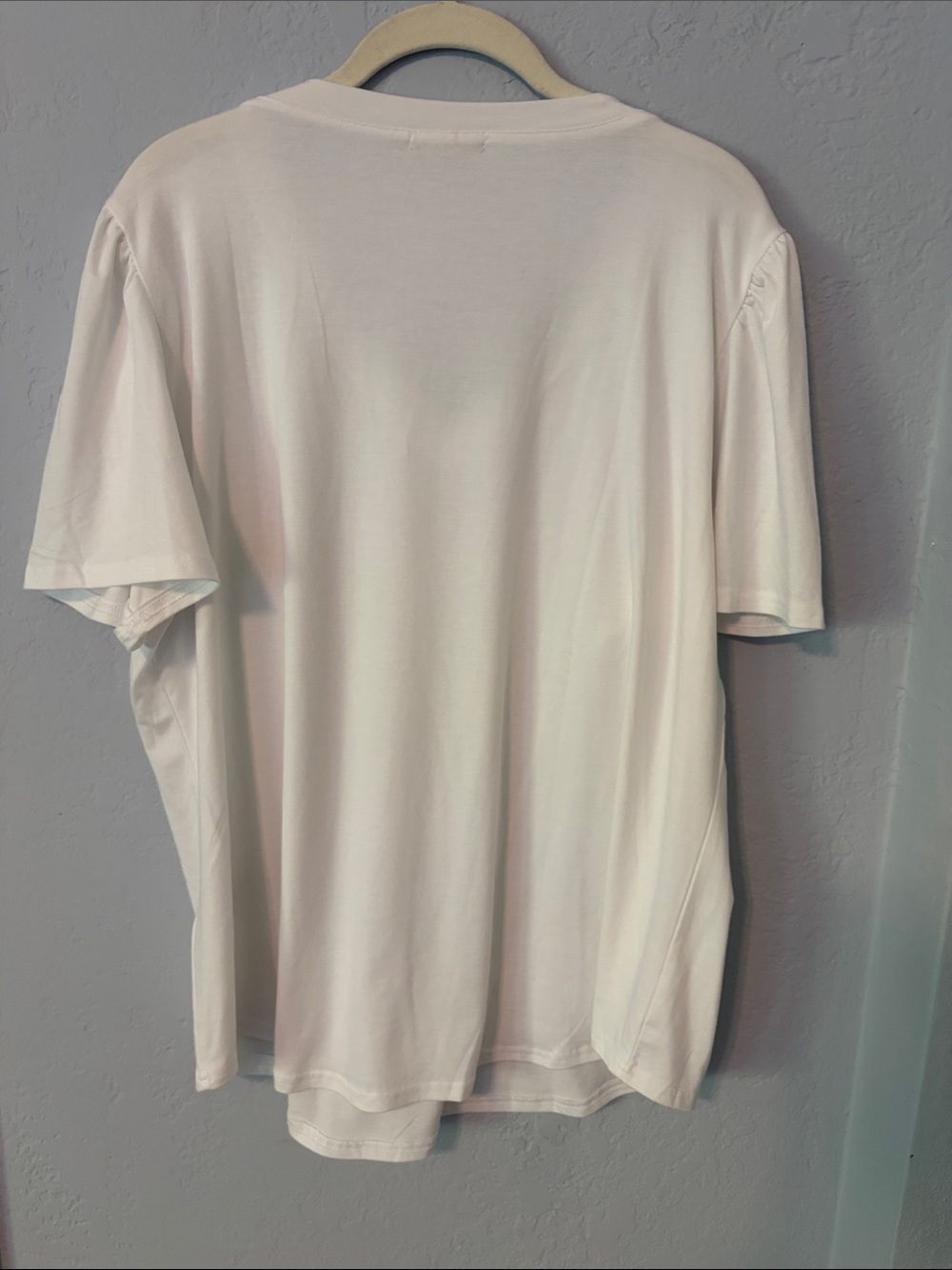 V-Neck Short Sleeve Top in White with Subtle Puff Sleeve - Picture 2 of 7